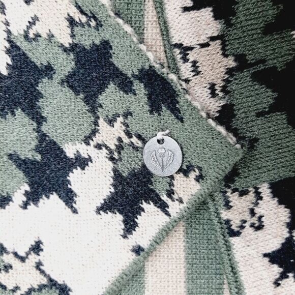 V. FRAAS Fine Knit Reversible Infinity Scarf Stripes Stars & Camo Sz O/S - Picture 5 of 9